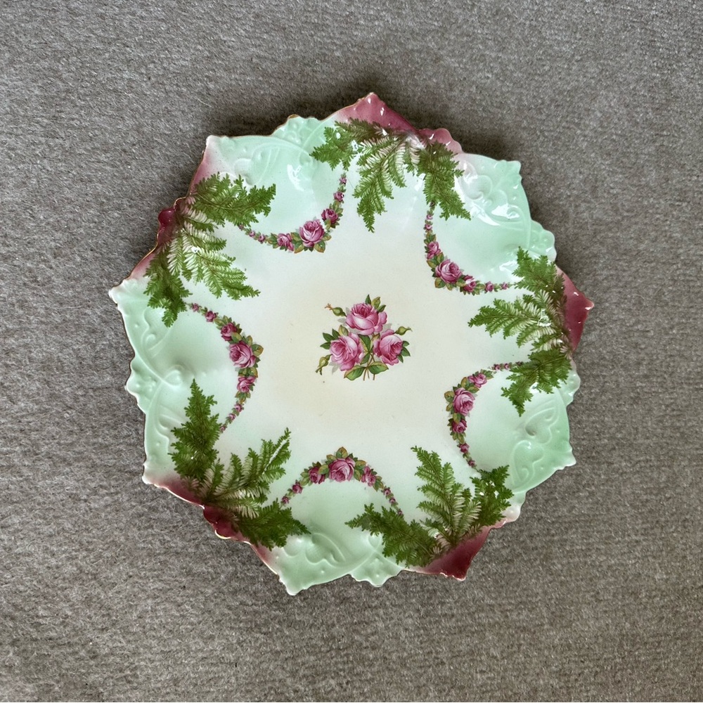 Moritz Zdekauer ( MZ) Austria 10” Evergreen Pink Roses Scalloped Plate